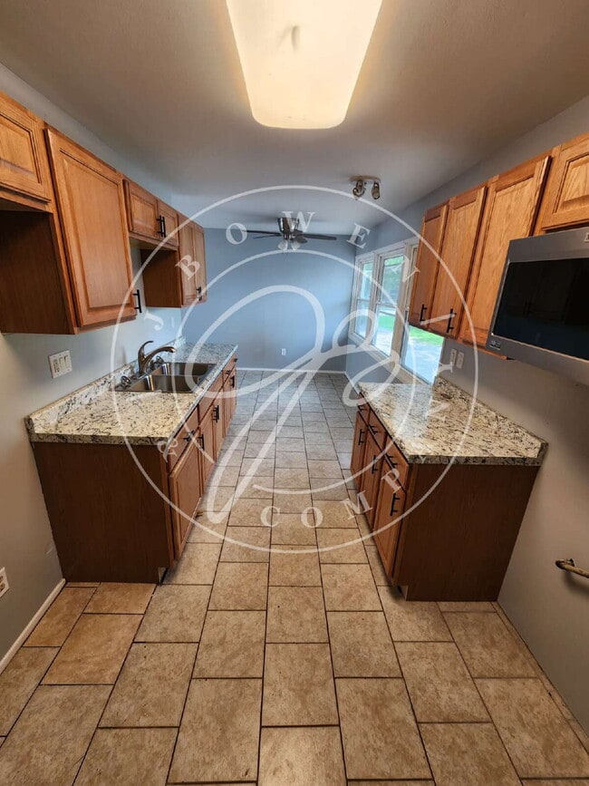 Building Photo - Charming 3-Bedroom Home in Toledo walking ...