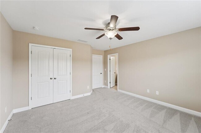 Building Photo - 6370 Shiloh Woods Dr