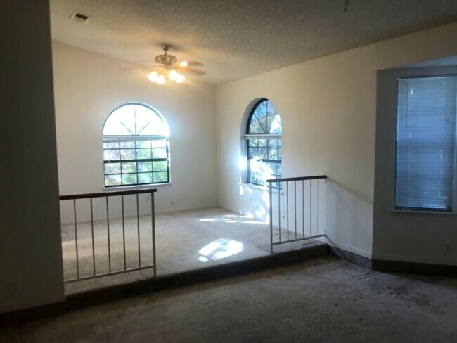 Building Photo - 3 Bedroom - 2 Bath - One Story Home