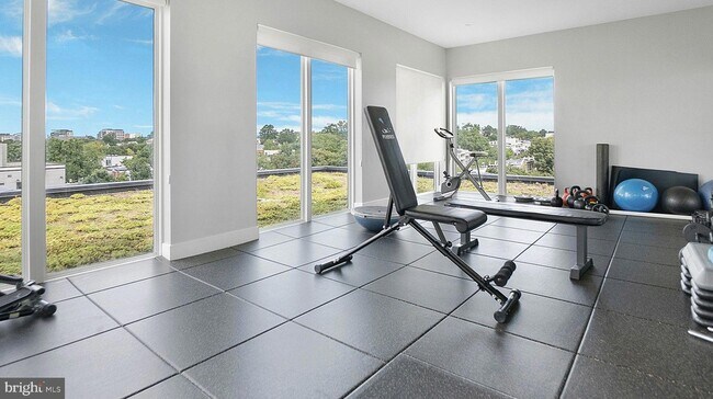 Building Photo - 1111 Orren St NE