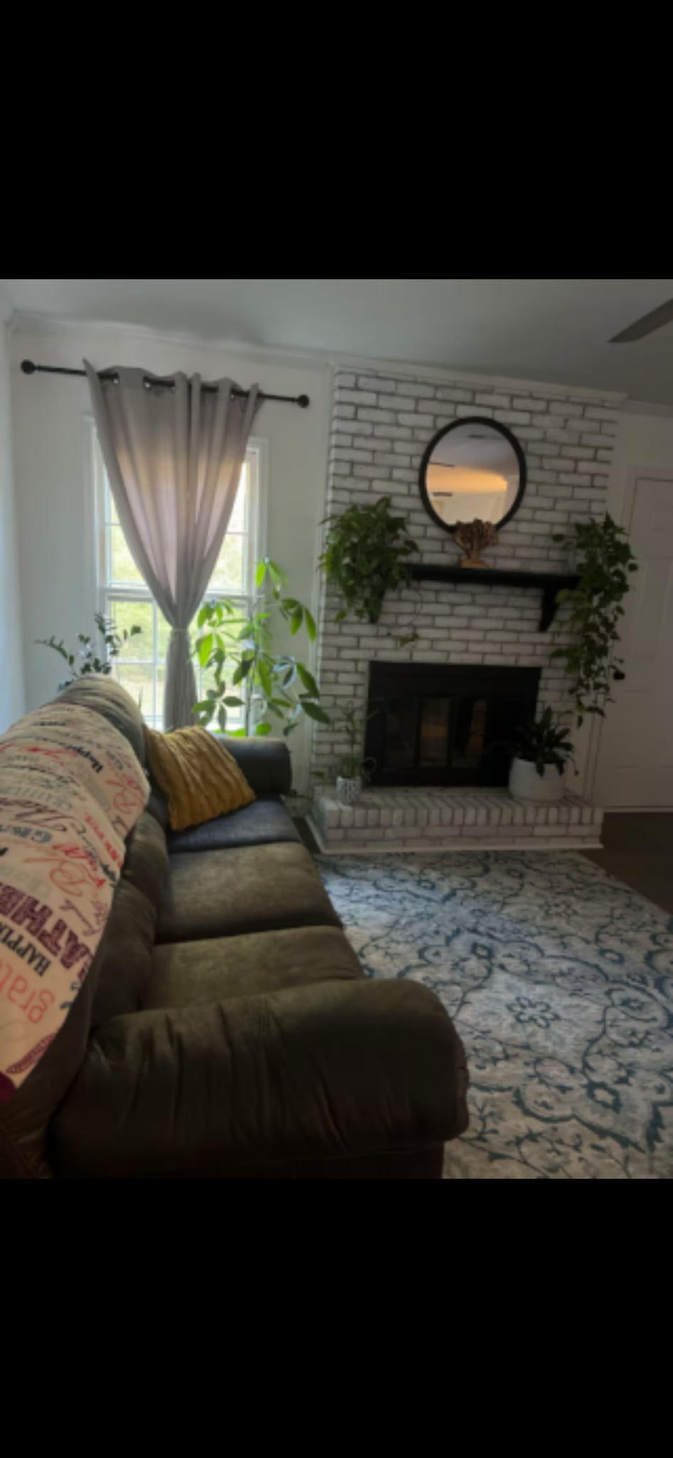 Building Photo - 213 Sutton Way