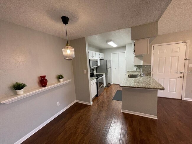 Building Photo - 4401 Thornbriar Ln