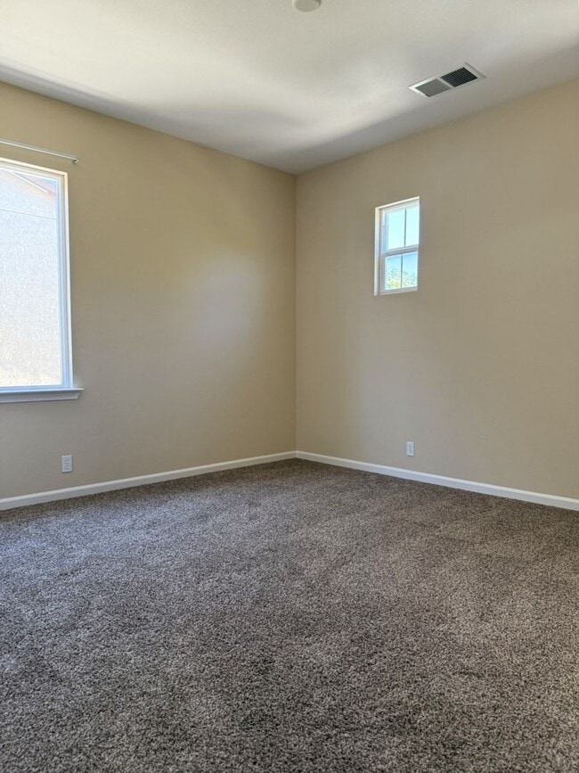 Building Photo - Available NOW and a Must SEE!