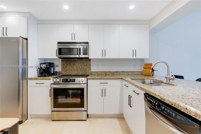 Building Photo - 201 Crandon Blvd