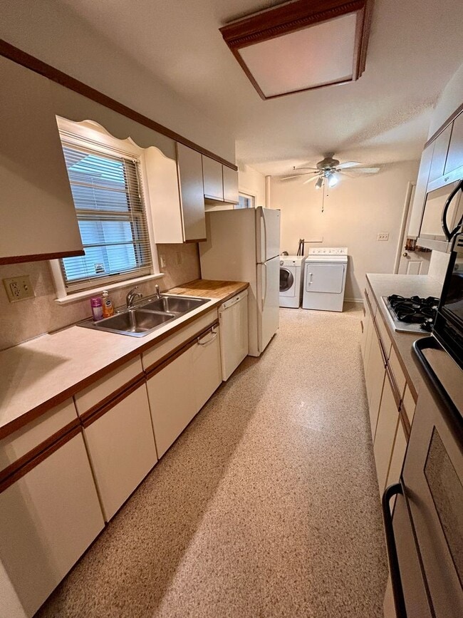 Building Photo - 3 Bed 2 Bath Ranch Home In Lancaster