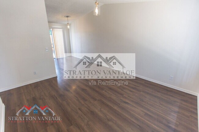 Building Photo - 3120 N 67th Ln