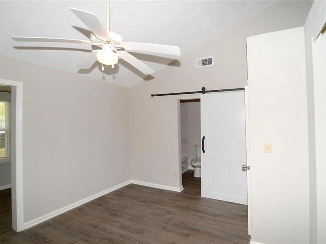 Building Photo - 15095 Conroe Bay Blvd