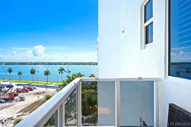 Building Photo - 1617 N Flagler Dr