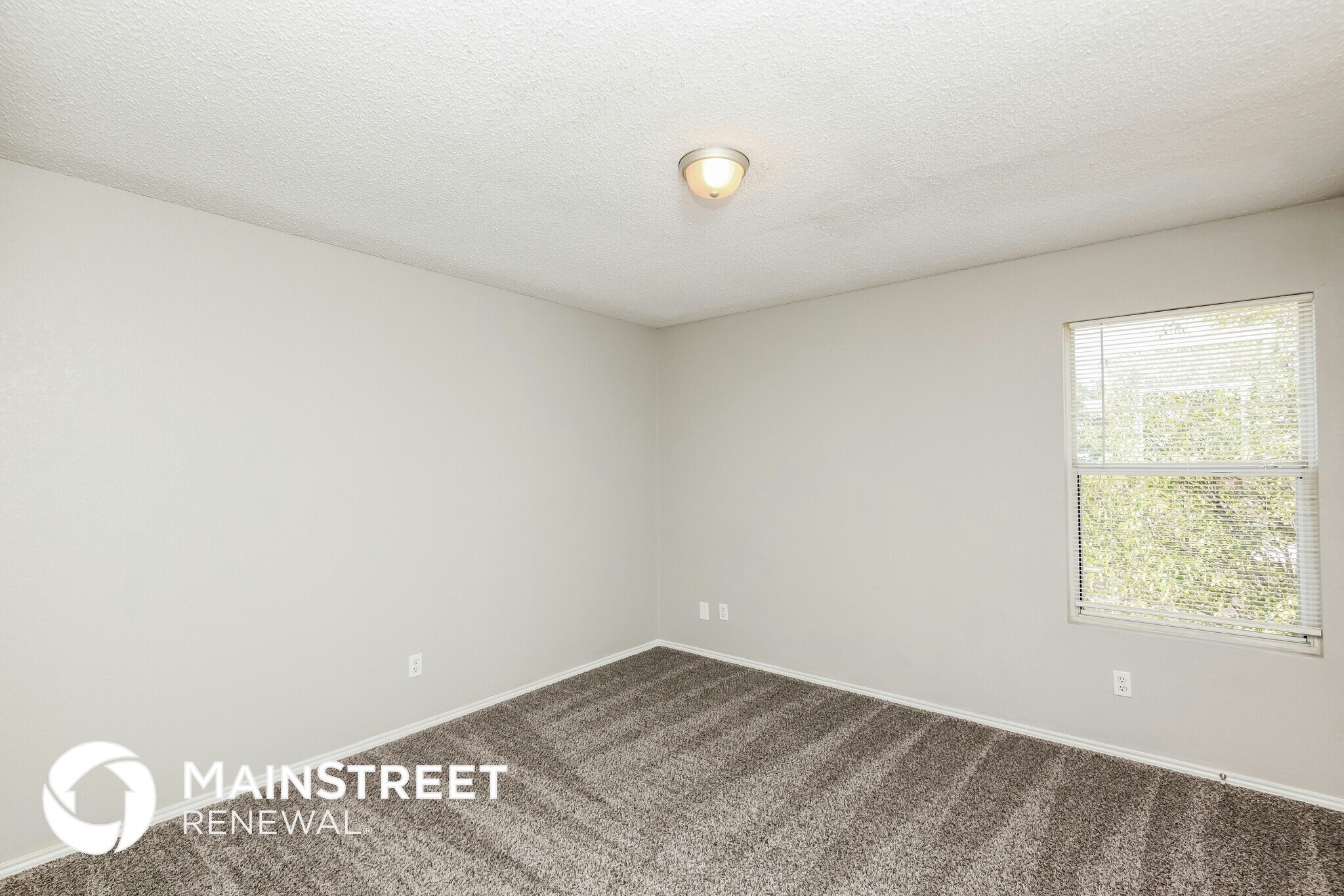 Building Photo - 8768 Stonebriar Ln