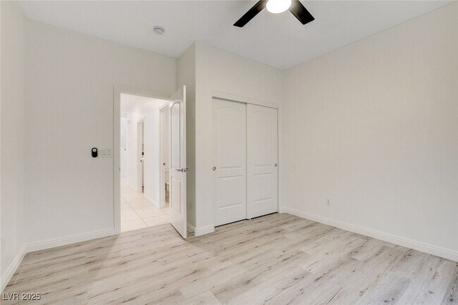 Building Photo - 1068 Riddle Glen St