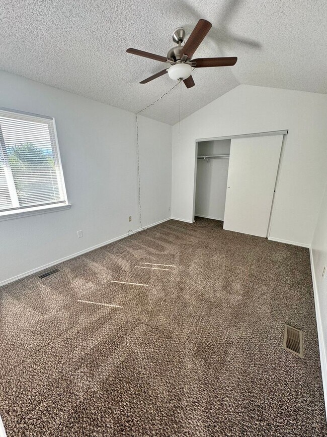 Building Photo - Lovely 3 bedroom/2 bath home in Fountain V...