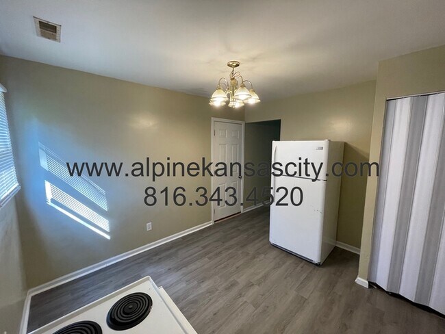 Building Photo - Ruskin Ranch, Section 8 Ready!