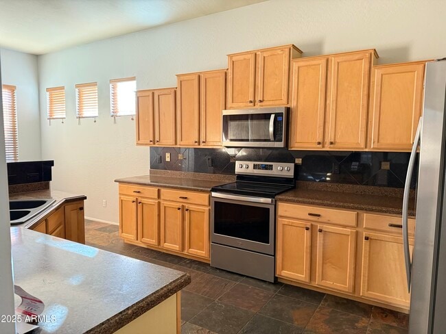 Building Photo - 10453 E Pine Valley Dr