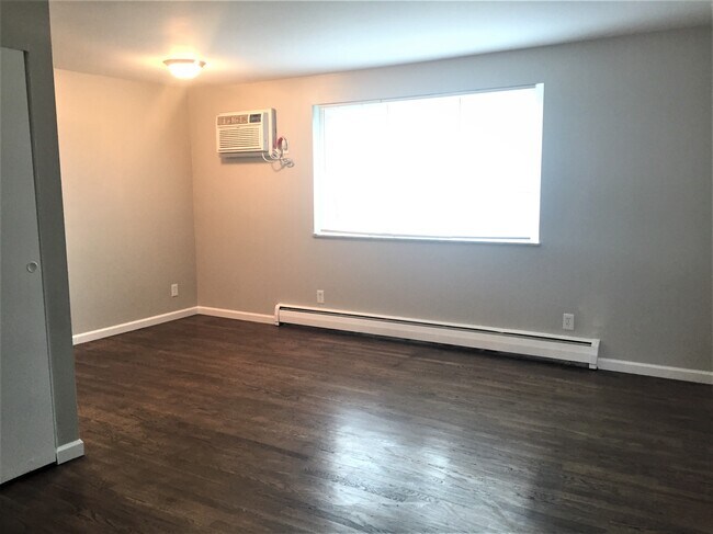 Living Room - 1 & 2 Bedrooms at Clearwater Apartments – Comfort & Convenience in Reading!