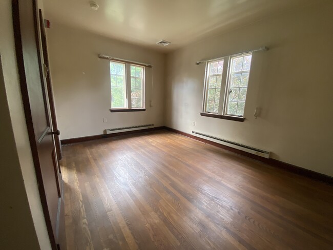 Building Photo - 102 Safe Harbor Village