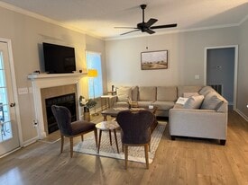 Building Photo - 105 Amick St