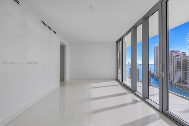 Building Photo - 300 Biscayne Blvd Way