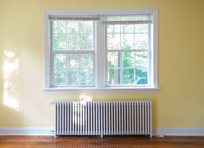 Building Photo - 8007 Garland Ave