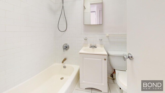 Building Photo - 257 E 61st St