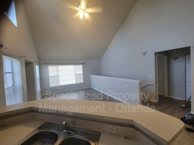 Building Photo - 9077 Lee Vista Blvd