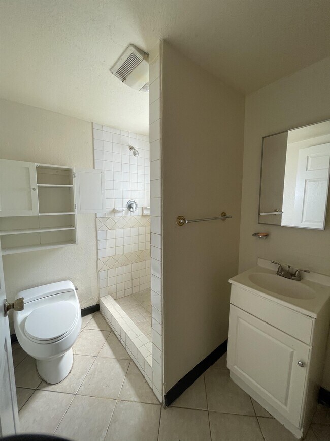 Building Photo - 3215 Wyoming Ave