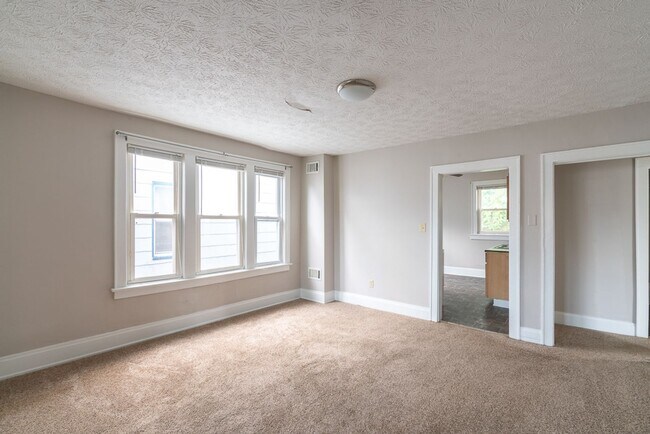 Building Photo - 1474 N 5th St