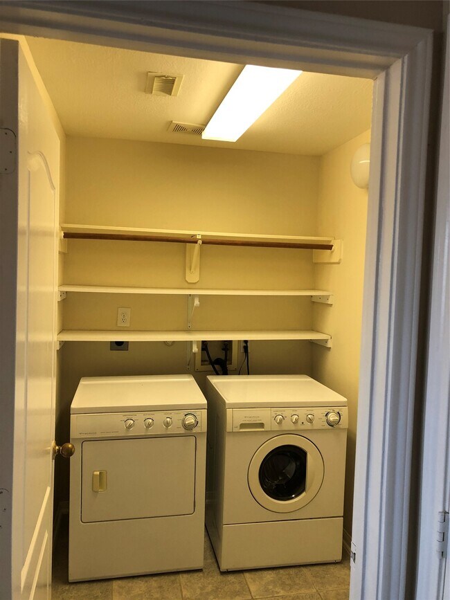 Building Photo - 1602 Candleston Ln