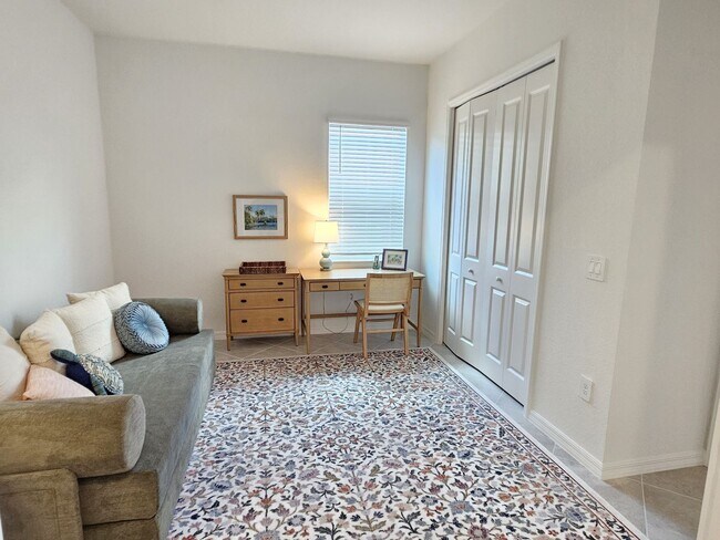 Building Photo - Seasonal Short-Tern 4 Bedroom 3 Bathroom Heated Pool Home in Wellen Golf & Country Club!