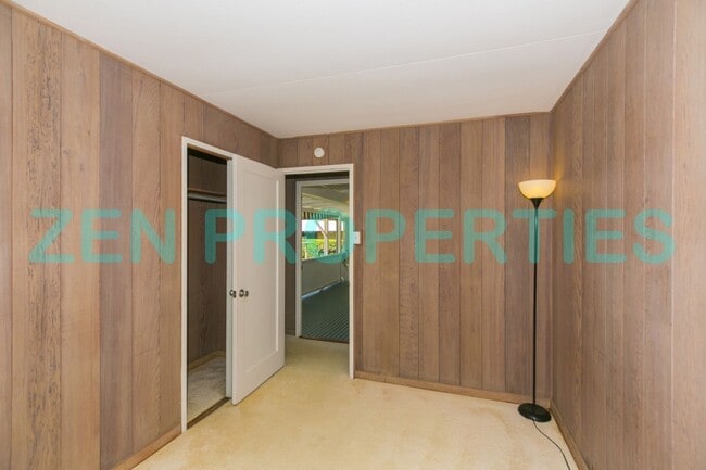 Building Photo - a 3 bdrm, 1.5 bath home for rent in Niu Valley