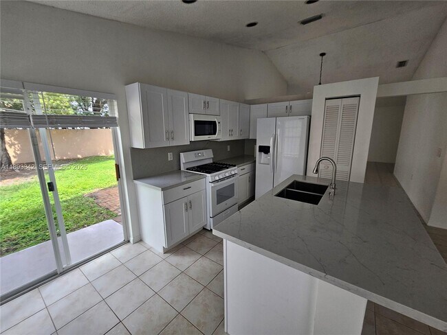 Building Photo - 32 Gables Blvd