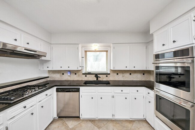 Building Photo - 3410 Crow Valley Dr