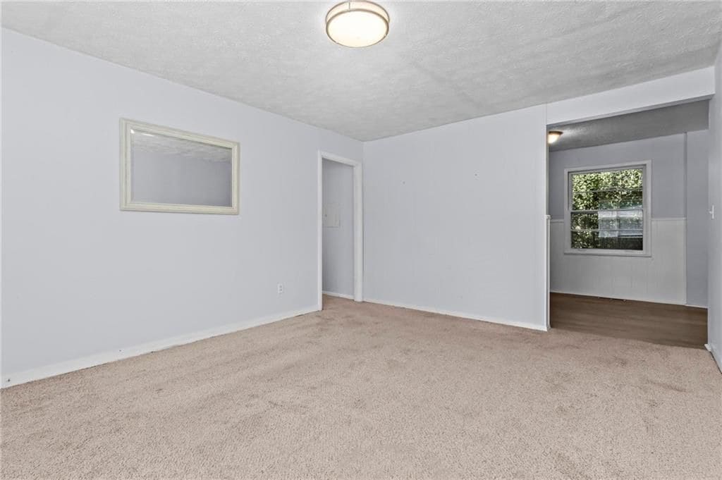 Building Photo - 2560 Walton Way SW