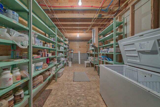 Building Photo - 9 Juniper Ln