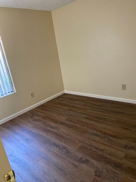 Building Photo - 1388 Villa Glen Ln