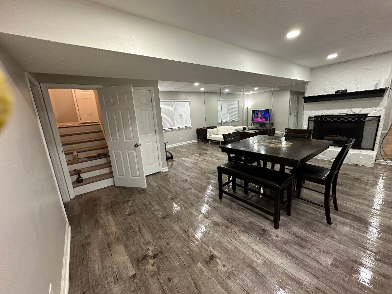 Building Photo - 1 Rainbow Dr