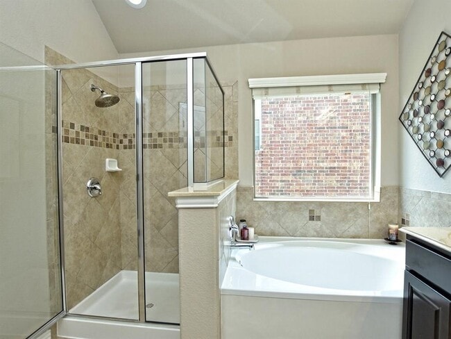 Building Photo - 510 Cameron Cove