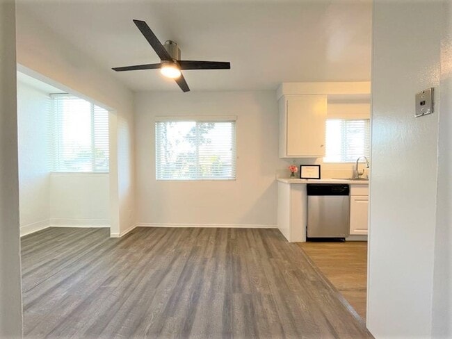 Building Photo - Stunning Upgraded 1 Bed/1 Bath with a Spacious Floorplan & Balcony!
