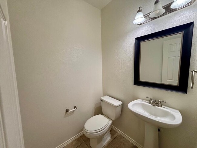 Building Photo - 1917 Sand Creek Rd