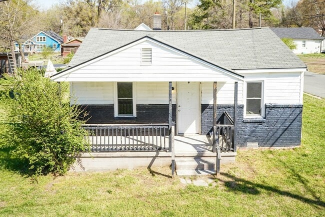 Building Photo - Corner Lot Two Bedroom Home