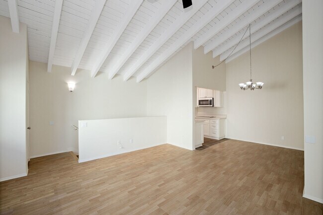 Building Photo - 1916 Clark Ln