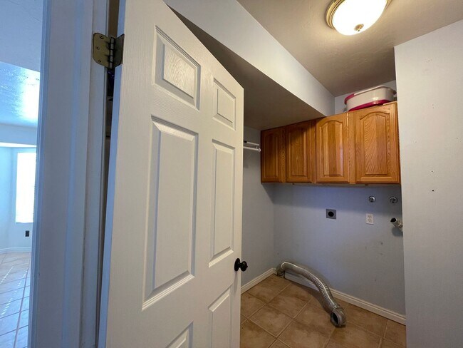 Building Photo - 4111 W 9580 S