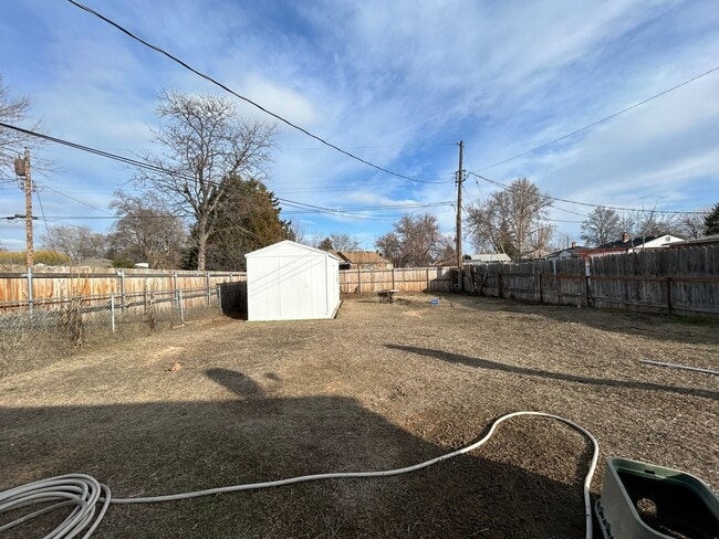 Building Photo - Updated Charmer