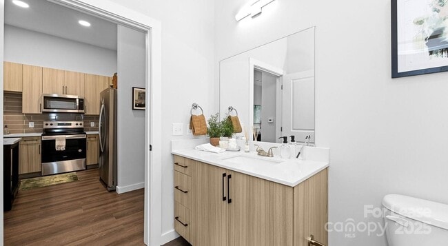 Building Photo - 5120-5177 77 Center Dr