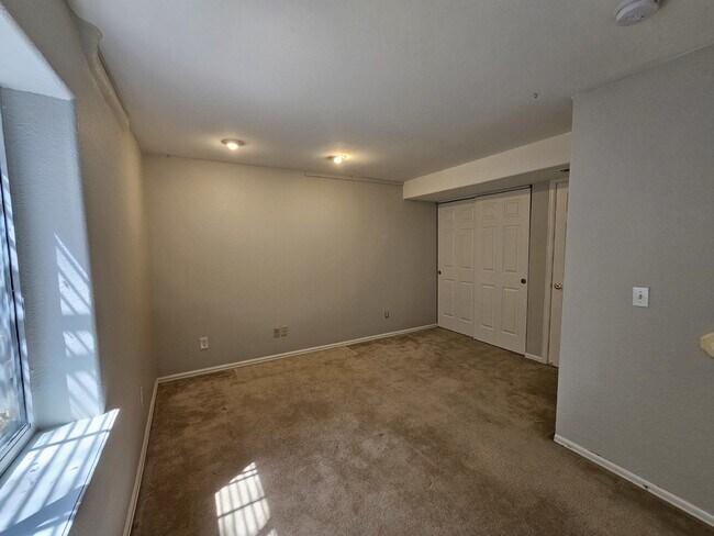 Building Photo - 11215 Jansen St