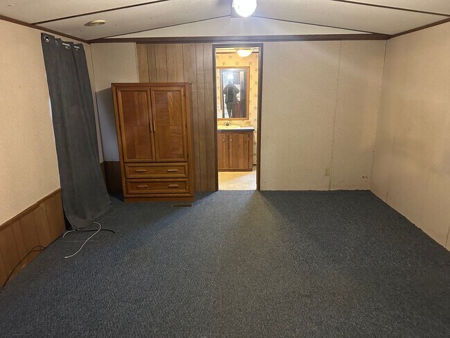 Building Photo - 108 Pine Ridge Dr