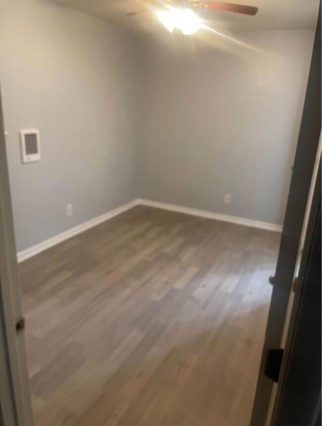 Building Photo - 470 US-70