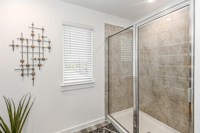 Building Photo - 2930 Crown Gate Dr