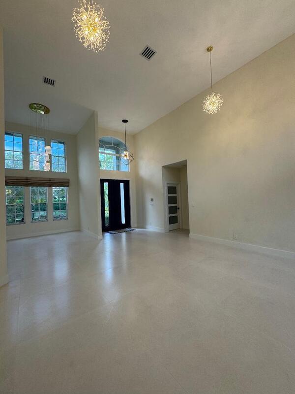 Building Photo - 7686 La Corniche Cir