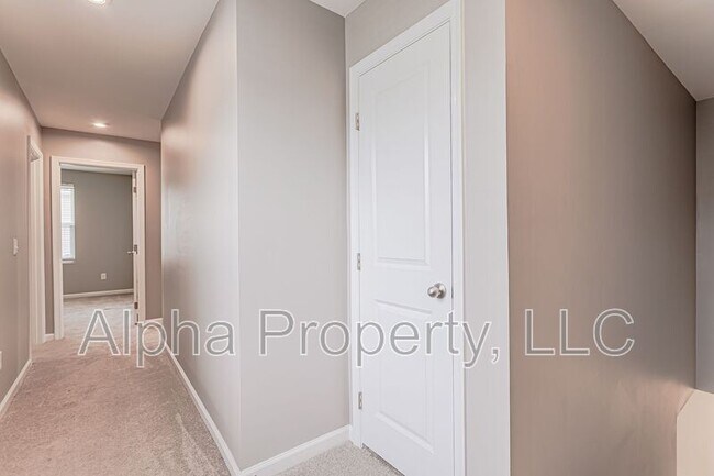Building Photo - 818 Purcell Dr