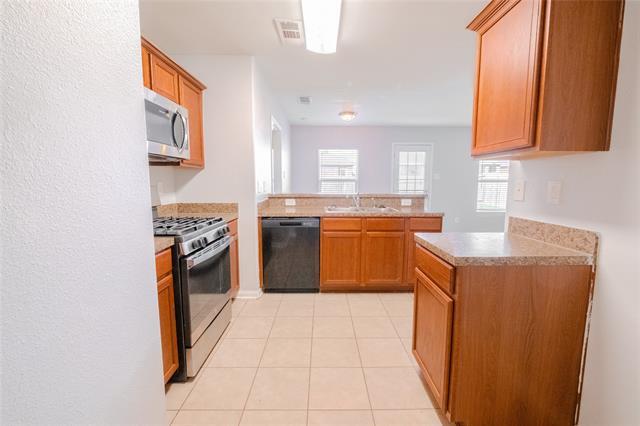 Building Photo - 636 Noble Grove Ln